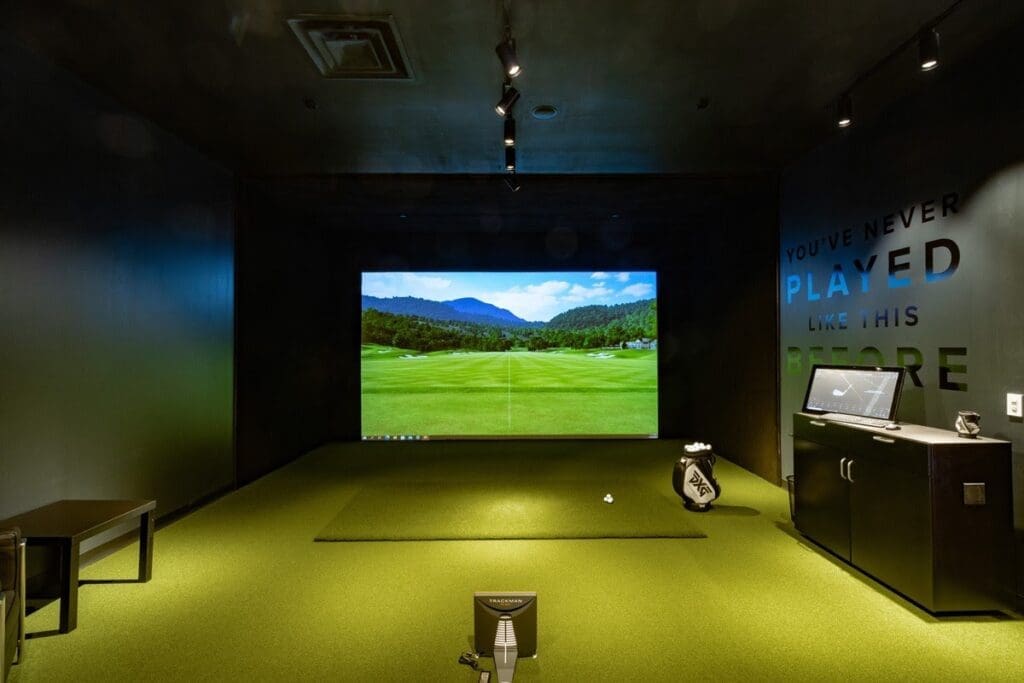 Golf simulator bay at Imagen Golf in Doylestown