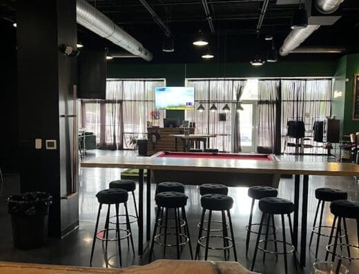Double Eagle Indoor Golf & Lounge