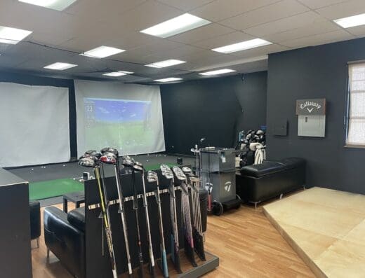 HILux Golf Studio