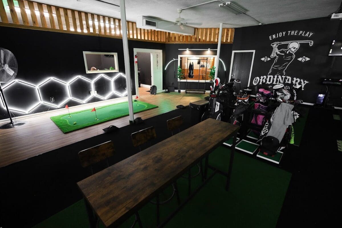 Inside Ordinary Golfer - indoor golf in Rochelle, IL