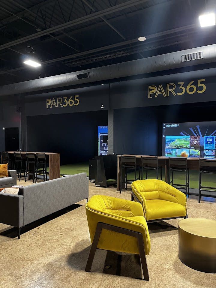 Inside PAR365 - indoor golf in Roseville, MN