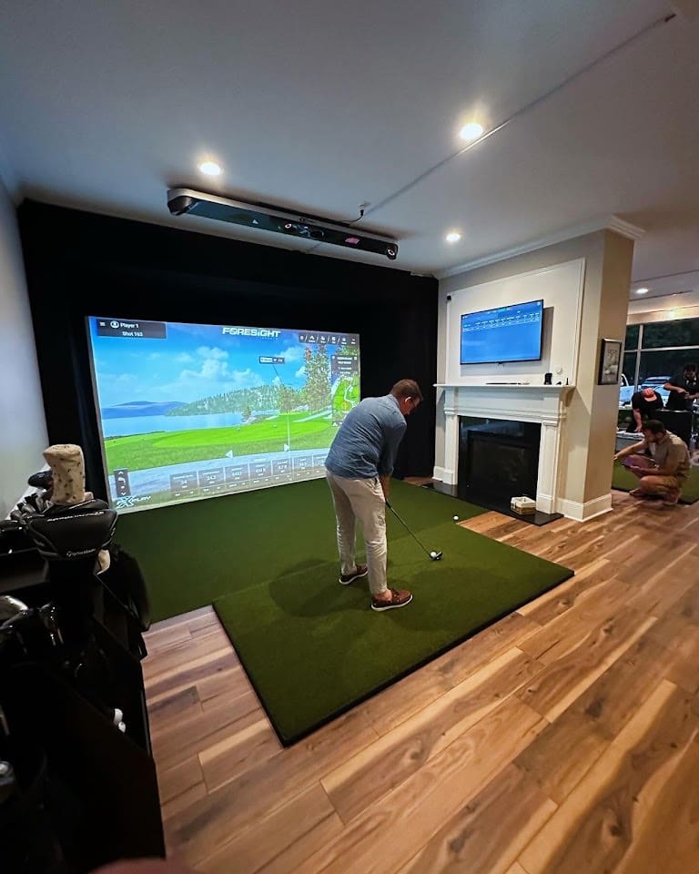 Inside Tips Golf Club - indoor golf in Mt Pleasant, SC